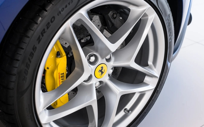 Ferrari Roma cena 299000 przebieg: 11528, rok produkcji 2022 z Ożarów Mazowiecki małe 466